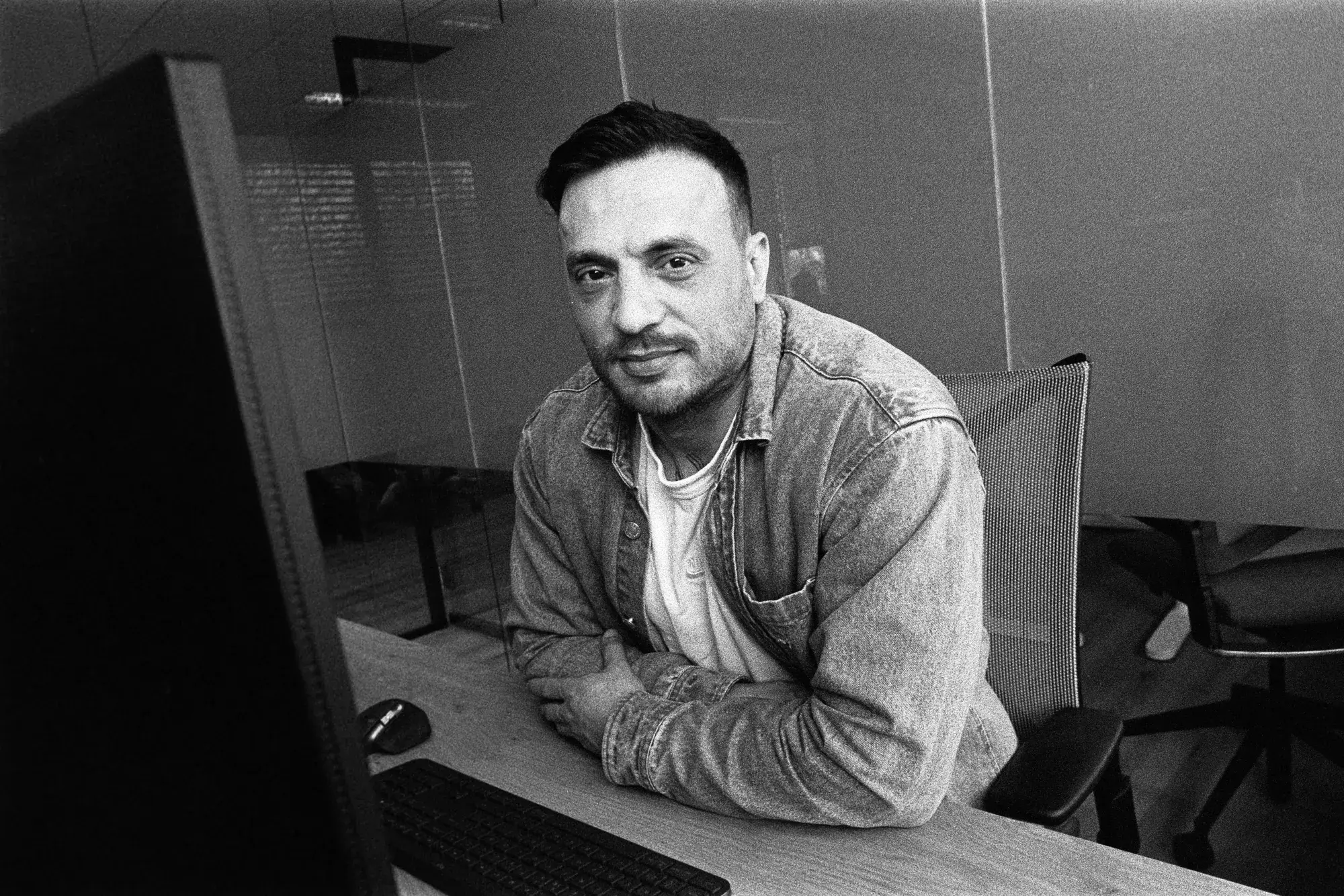Wesley de Silva at his desk