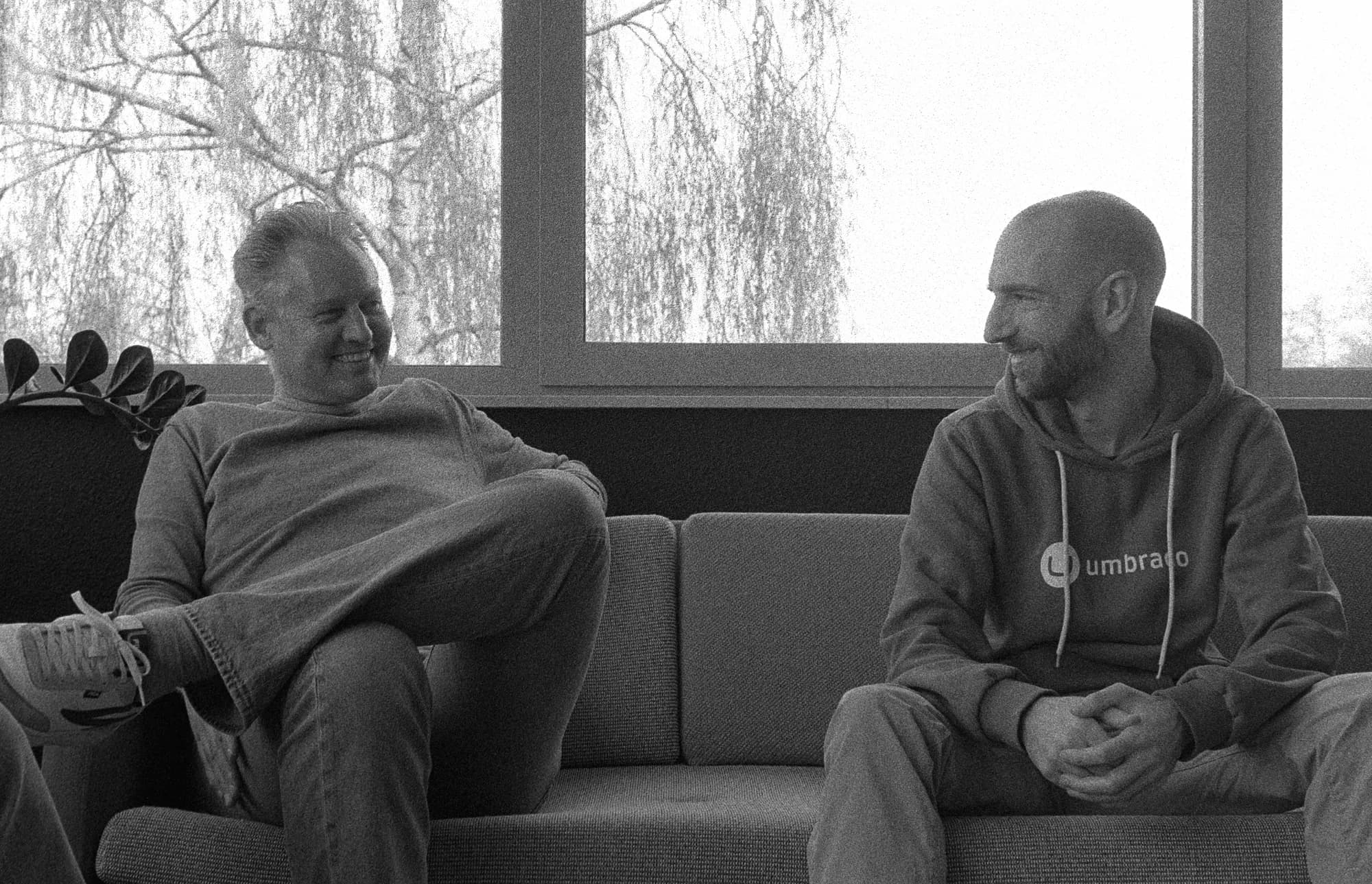 Twee collega's in overleg